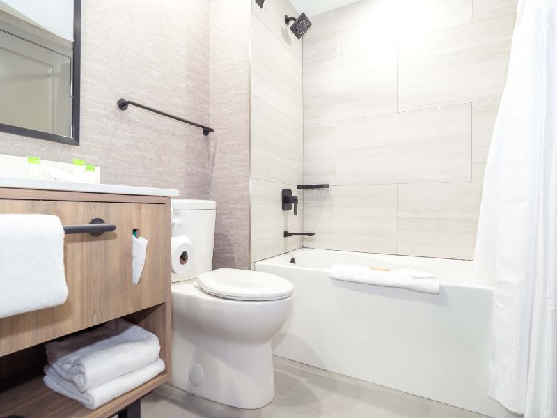Sandman Hotel & Suites Regina image