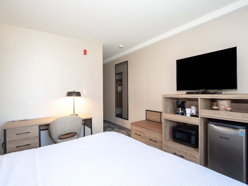 Sandman Hotel & Suites Regina image