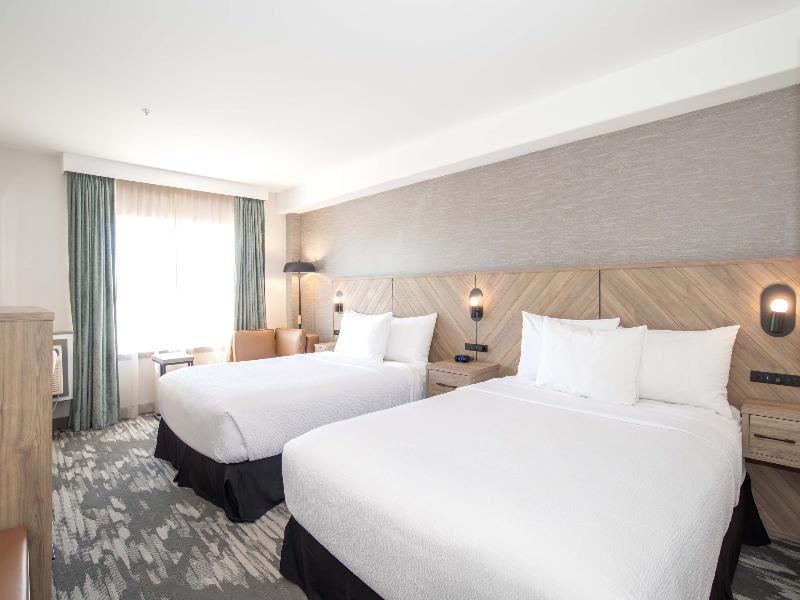 Sandman Hotel & Suites Regina image