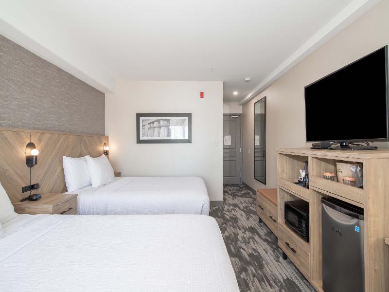 Sandman Hotel & Suites Regina image