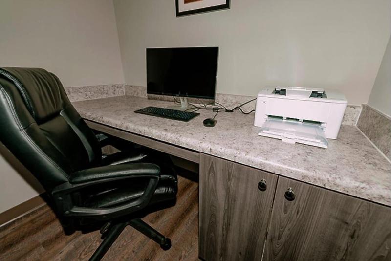 WoodSpring Suites Atlanta Airport image