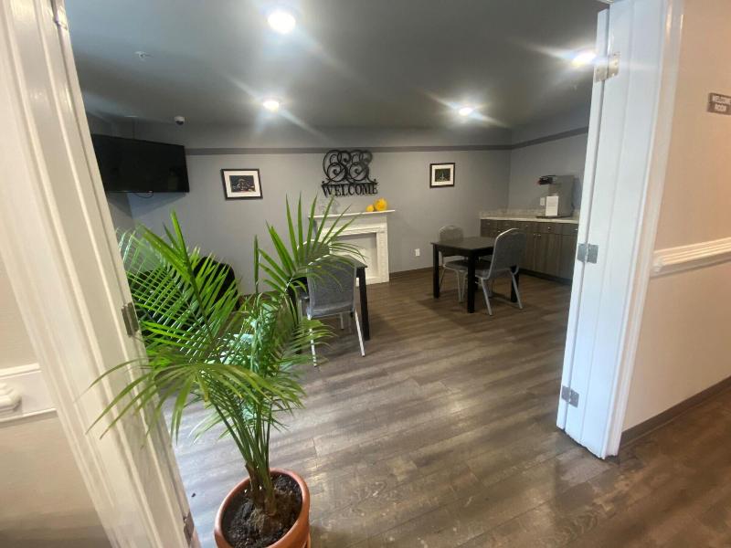 WoodSpring Suites Atlanta Airport image