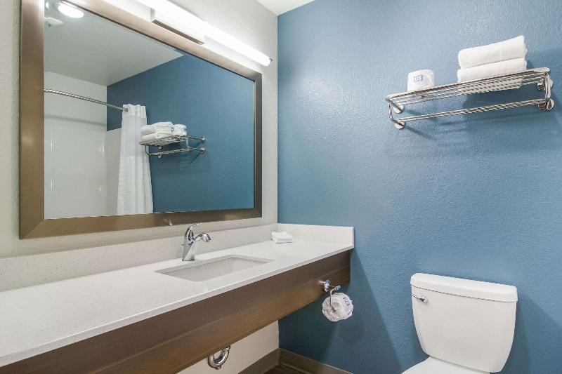 Woodspring Suites Jacksonville Campfield Commons image