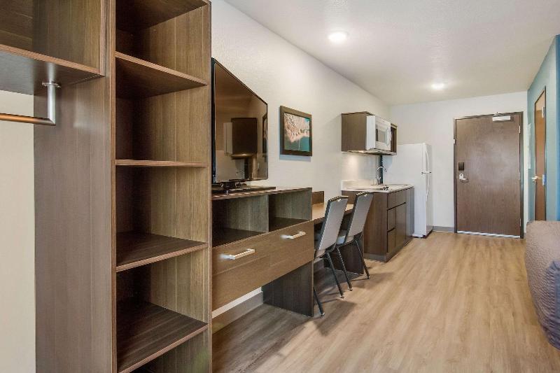 Woodspring Suites Jacksonville Campfield Commons image