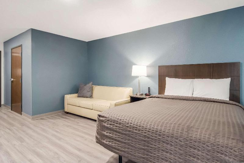 Woodspring Suites Jacksonville Campfield Commons image