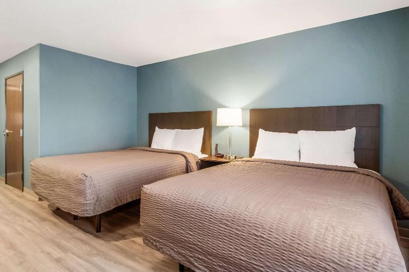 Woodspring Suites Jacksonville Campfield Commons image