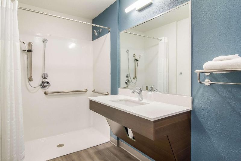 Woodspring Suites Jacksonville Campfield Commons image
