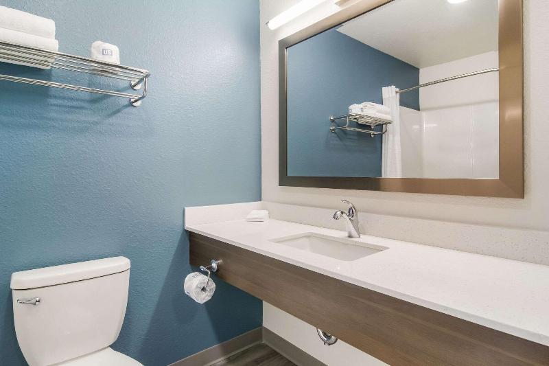 Woodspring Suites Jacksonville Campfield Commons image