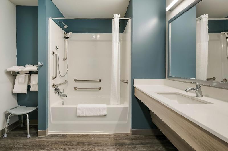 Woodspring Suites Jacksonville Campfield Commons image