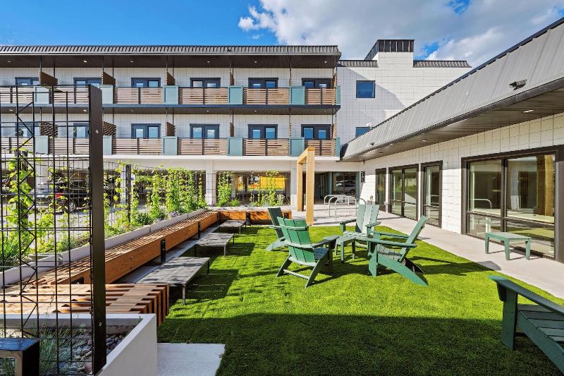 Loge Missoula — general view