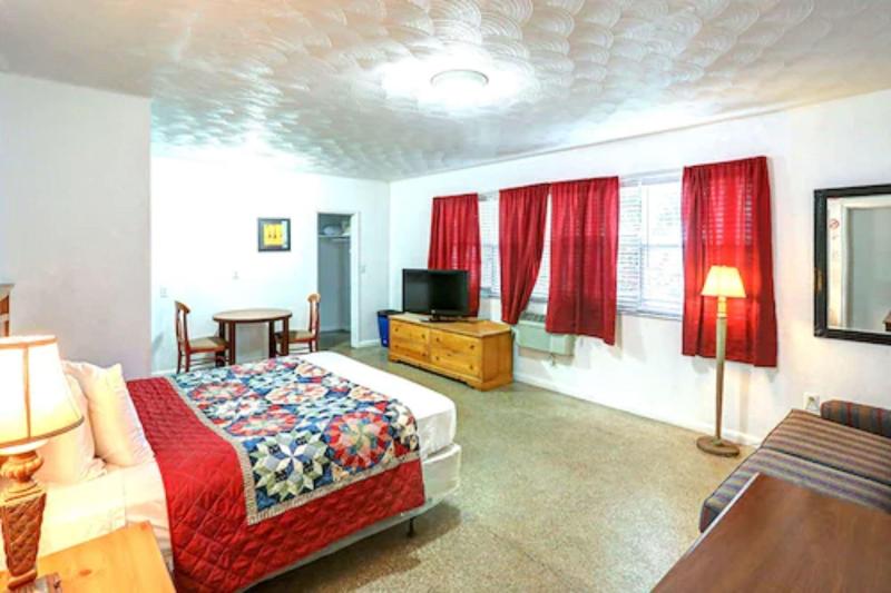Richard S Pet Friendly Motel image