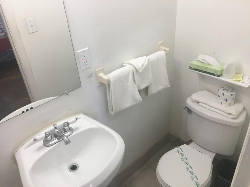 Richard S Pet Friendly Motel image