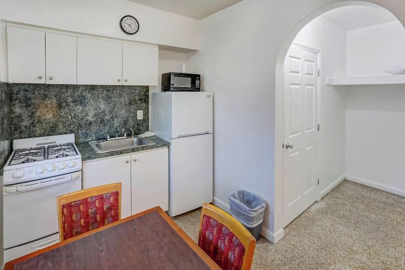 Richard S Pet Friendly Motel image