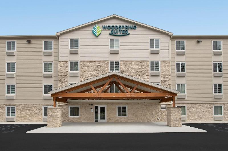 Woodspring Suites Detroit Farmington Hills image