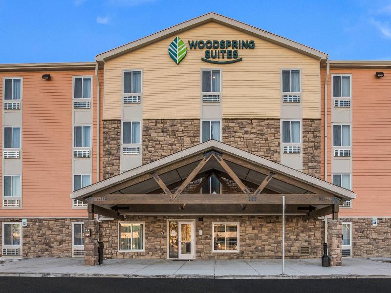 Woodspring Suites Detroit Farmington Hills image