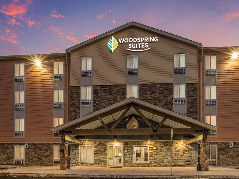 Woodspring Suites Detroit Farmington Hills image