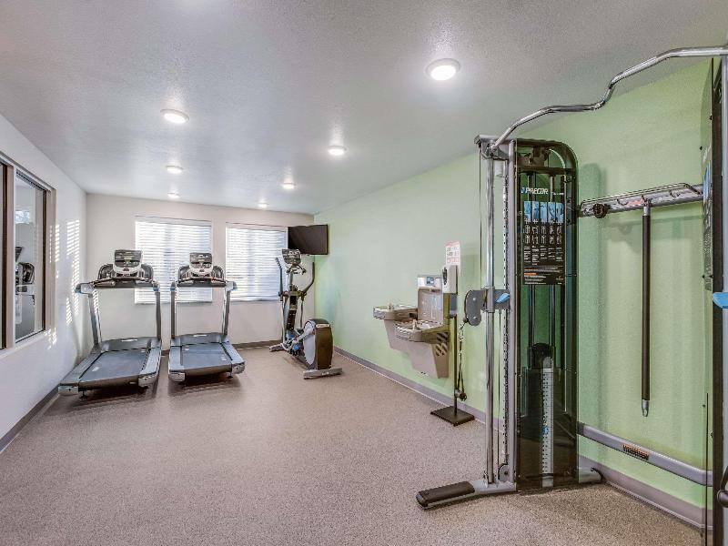 Woodspring Suites Detroit Farmington Hills image