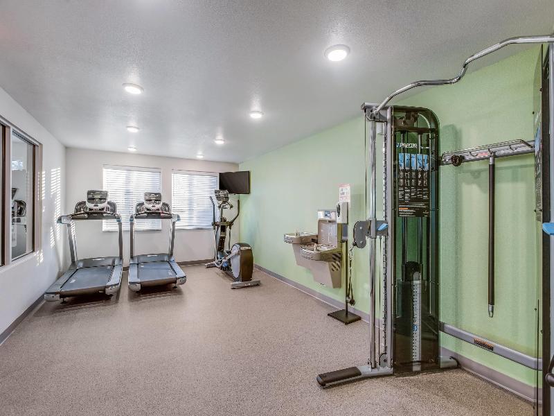 Woodspring Suites Detroit Farmington Hills image
