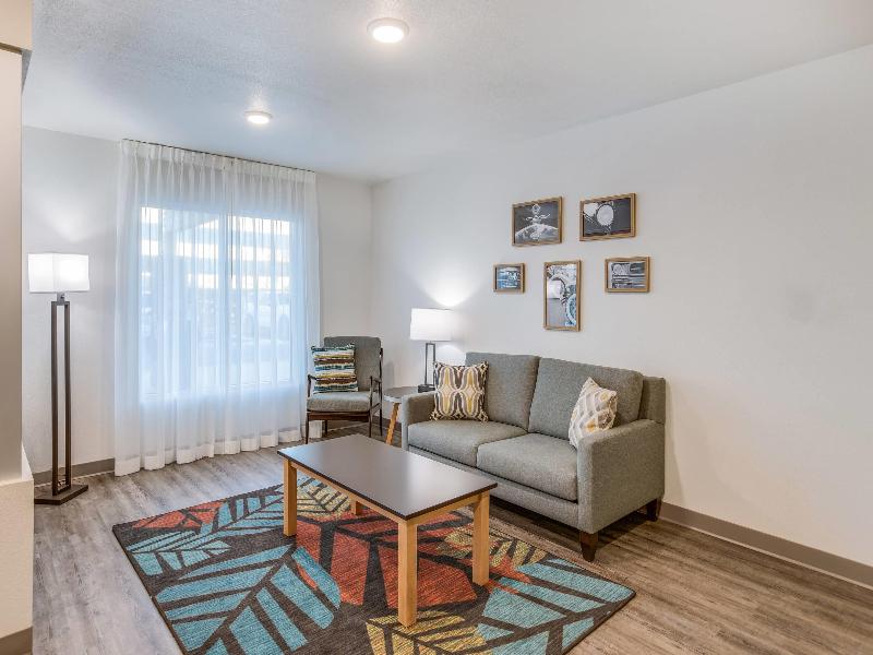 Woodspring Suites Detroit Farmington Hills image