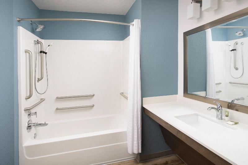 Woodspring Suites Detroit Farmington Hills image