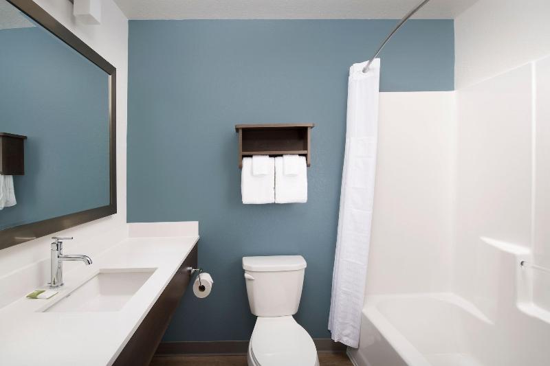 Woodspring Suites Detroit Farmington Hills image