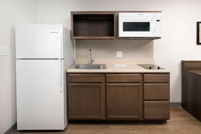 Woodspring Suites Detroit Farmington Hills image