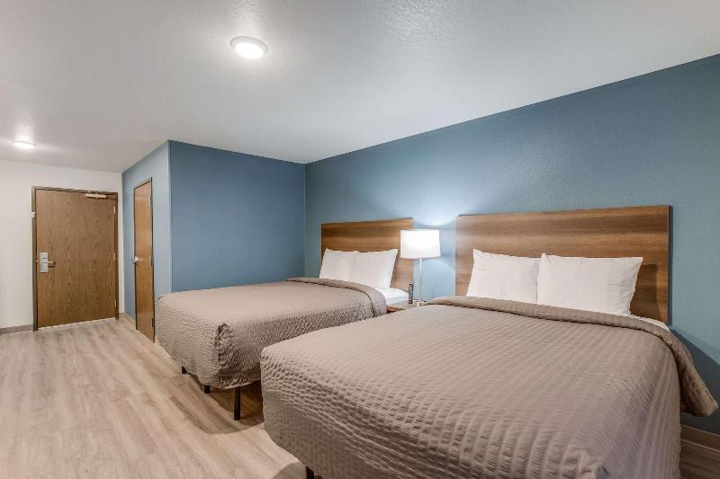Woodspring Suites Detroit Farmington Hills image