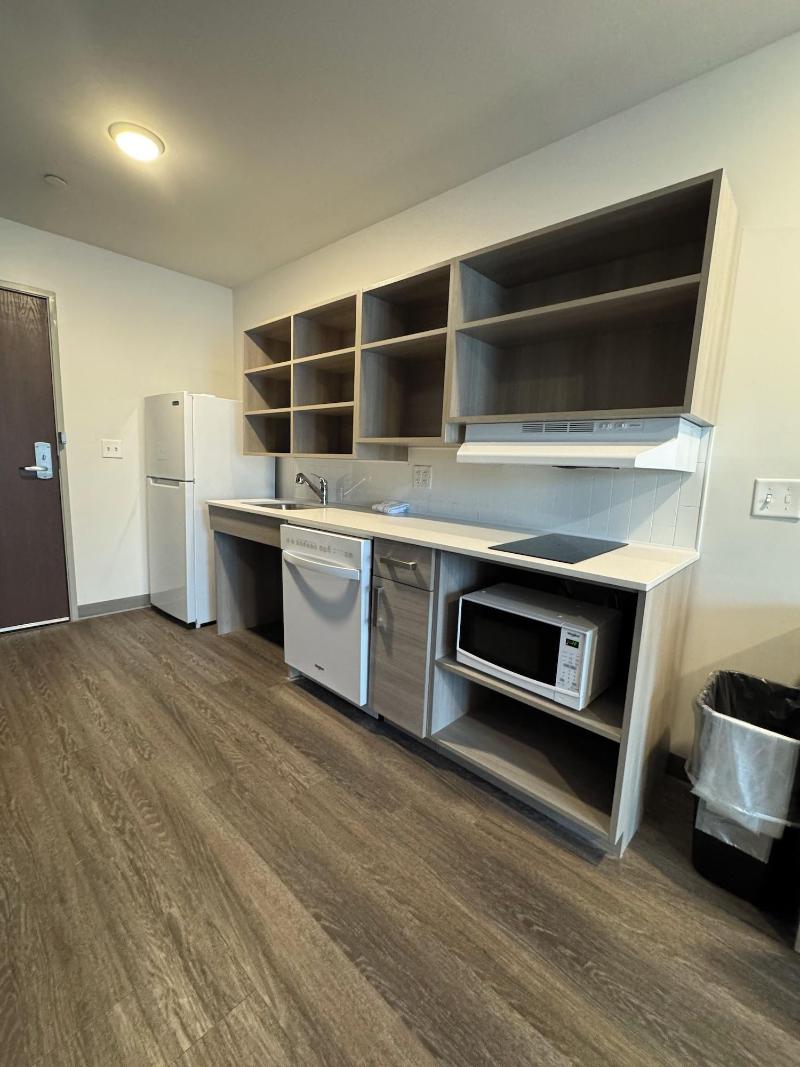 Woodspring Suites Detroit Farmington Hills image
