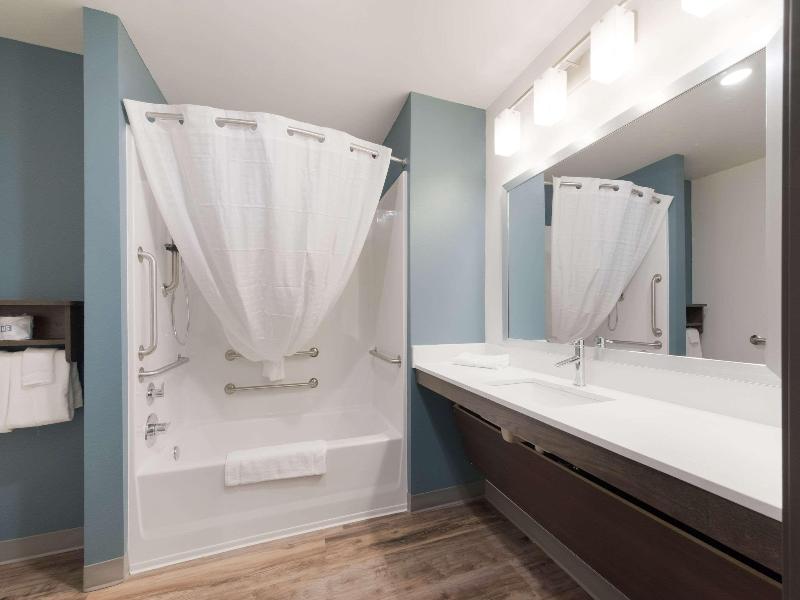 Woodspring Suites Philadelphia Northeast image