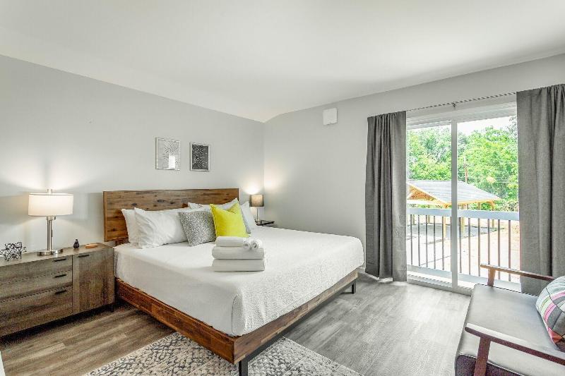 The Lodge At Lookout Mountain image