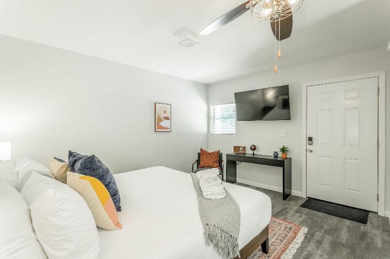 The Lodge At Lookout Mountain image