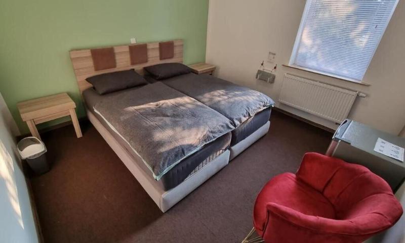 Hotel Linda image