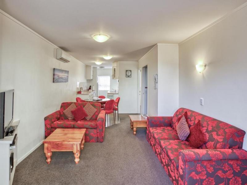 Ika Nui Motel Taupo image