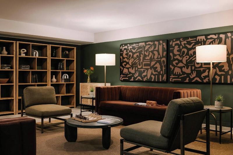 Dutch Hotel Long Island City, Belvilla District 6 image