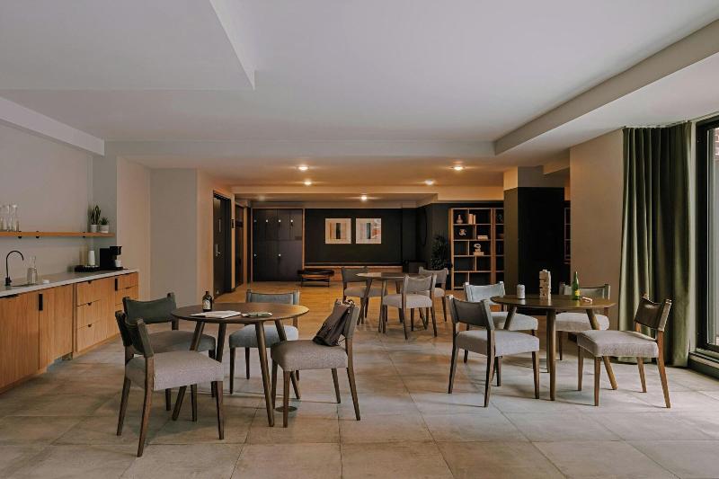 Dutch Hotel Long Island City, Belvilla District 6 image
