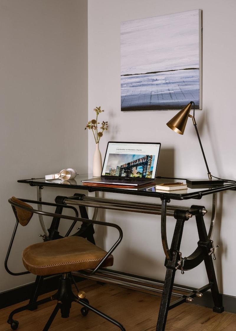 Dutch Hotel Long Island City, Belvilla District 6 image