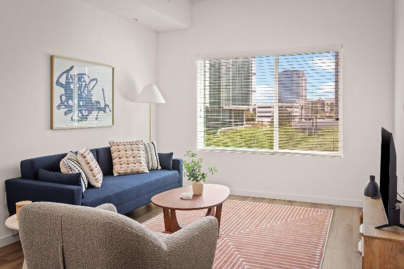 Locale Midtown Phoenix image