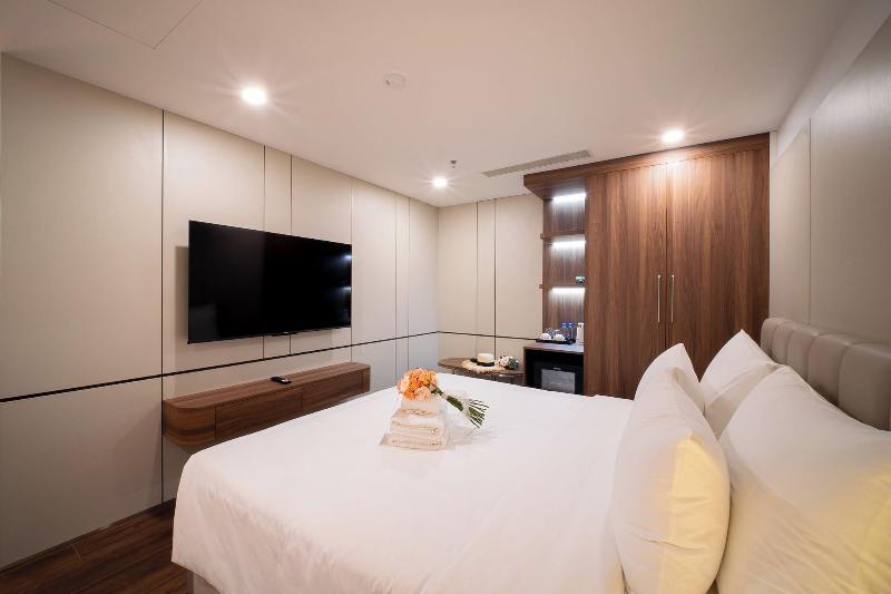Danitel Halong image