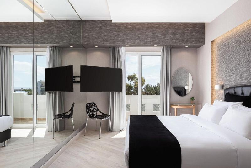 Kreoli Suites Glyfada image