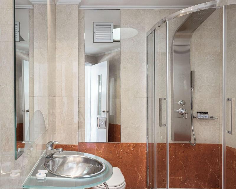 Kreoli Suites Glyfada image