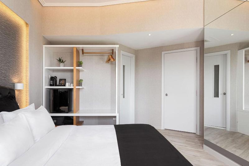 Kreoli Suites Glyfada image