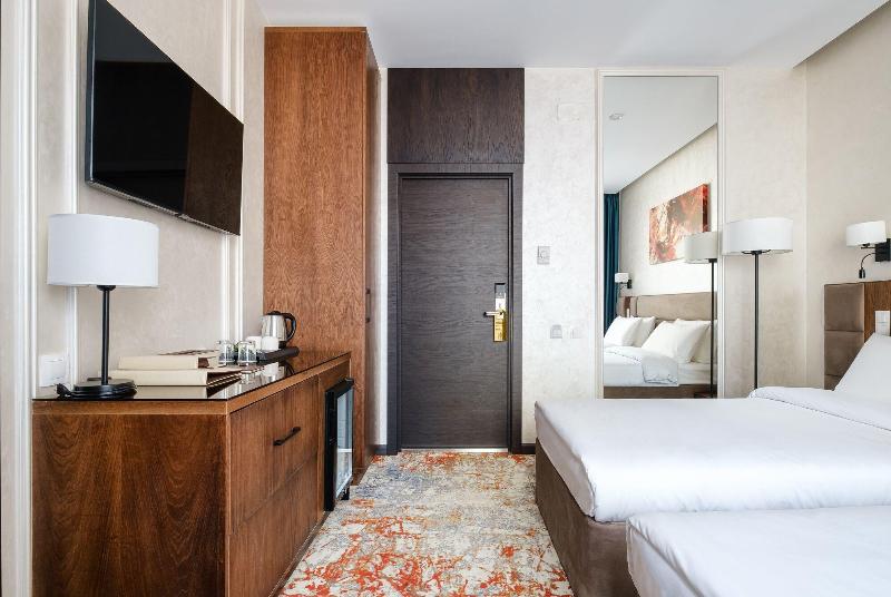 Grand Mildom Hotel image