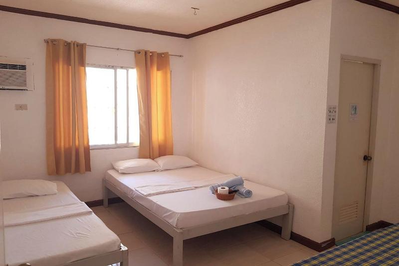 Hanbee S Resort image