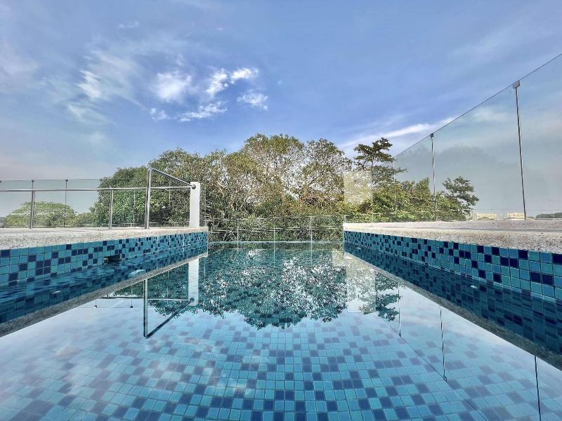 Lighthouse Point Hotel image