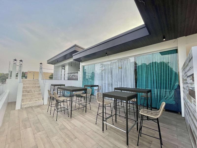 Lighthouse Point Hotel image
