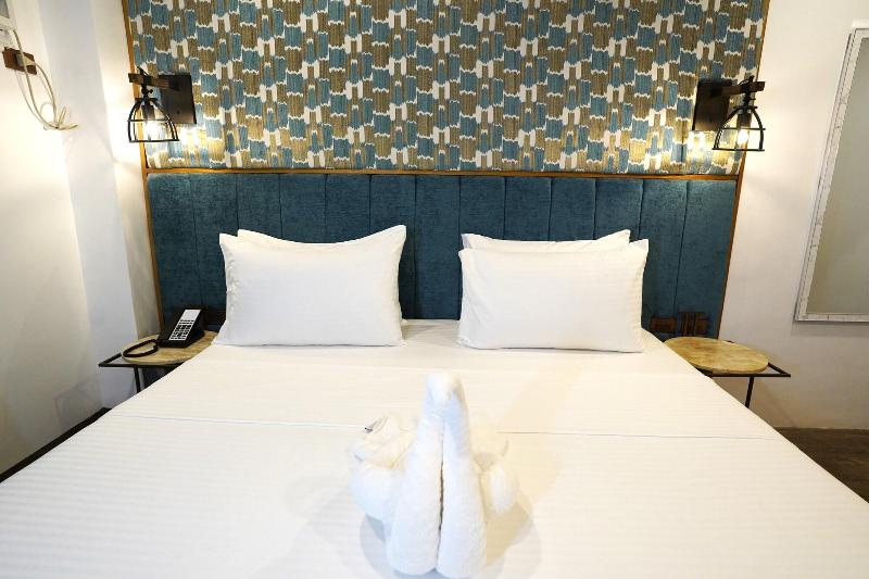 Lighthouse Point Hotel image
