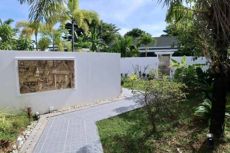 Jasmine Village image