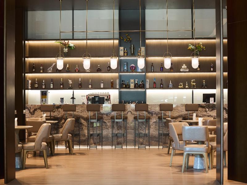 Crowne Plaza Phnom Penh by IHG image