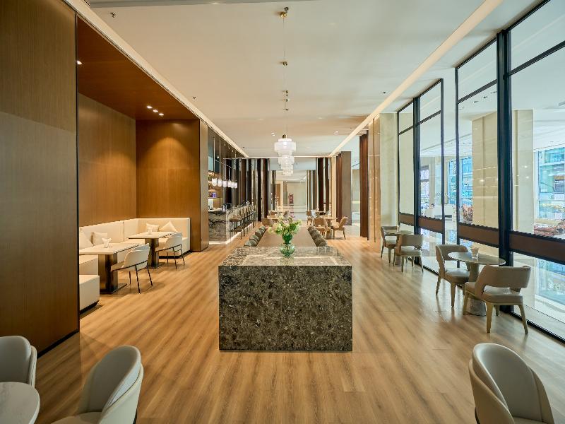 Crowne Plaza Phnom Penh by IHG image