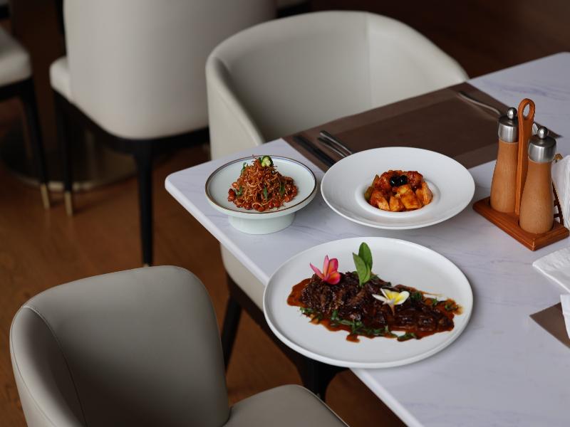 Crowne Plaza Phnom Penh by IHG image